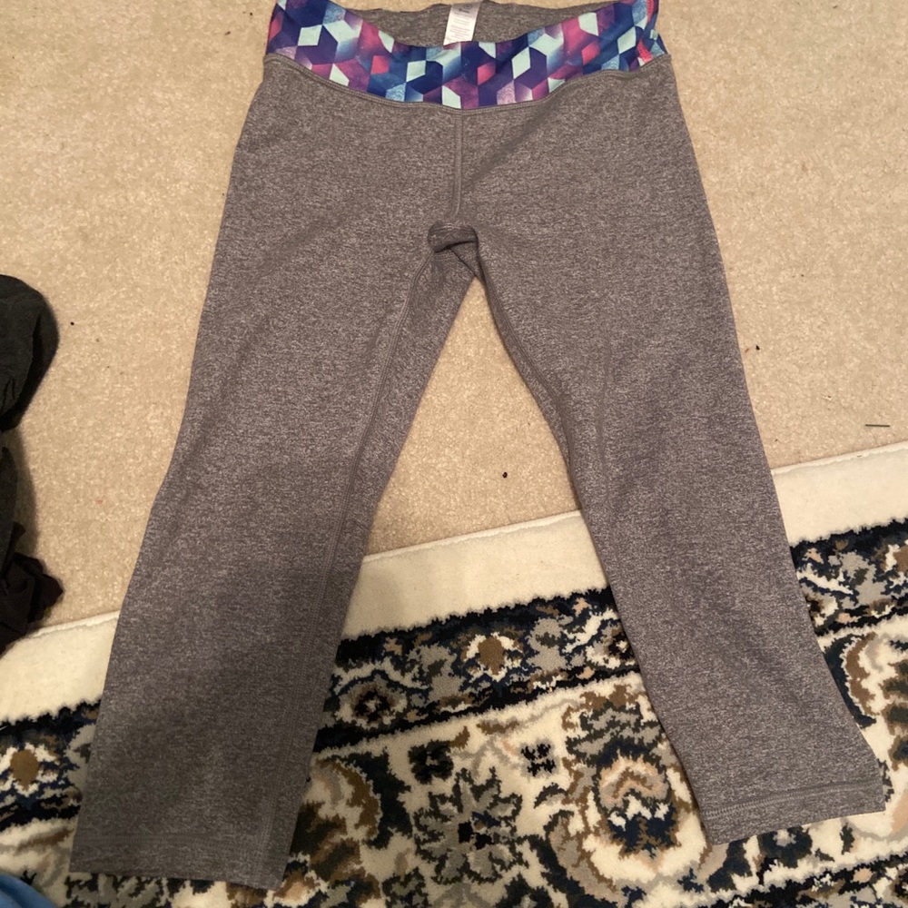 grey cropped ivivva leggings